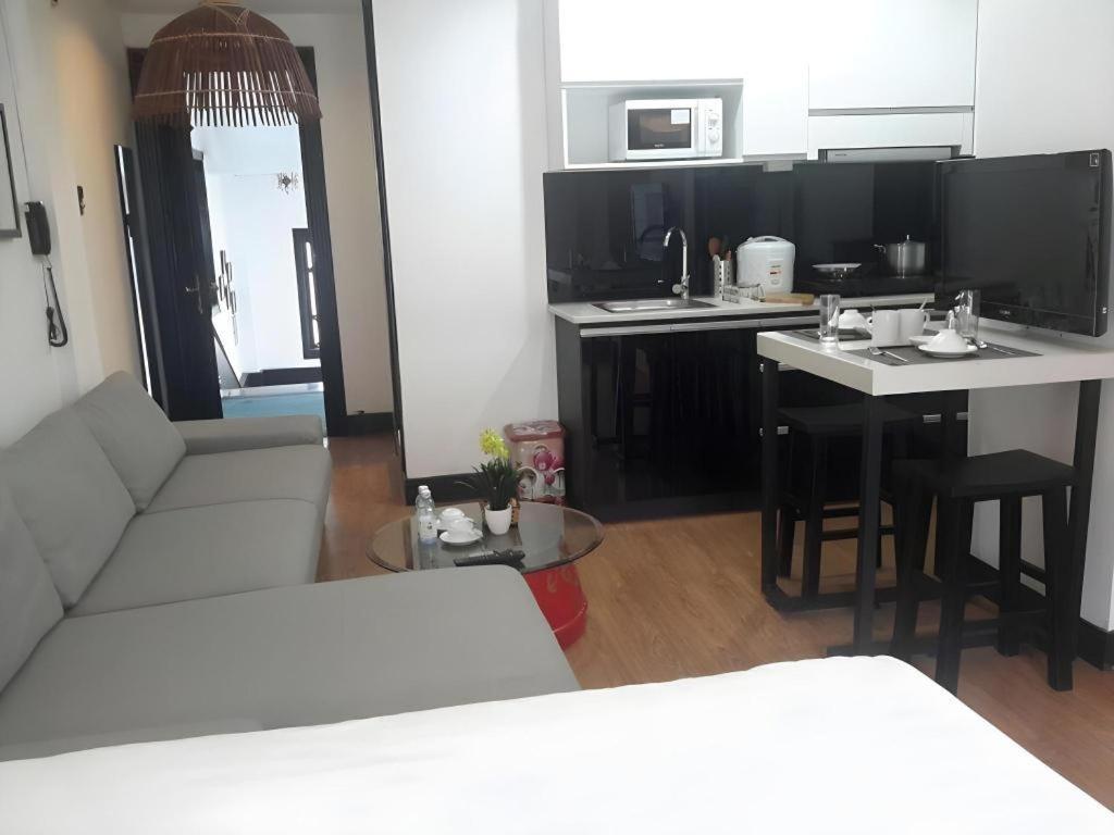 Hoa Binh Hotel Hanoi Buitenkant foto