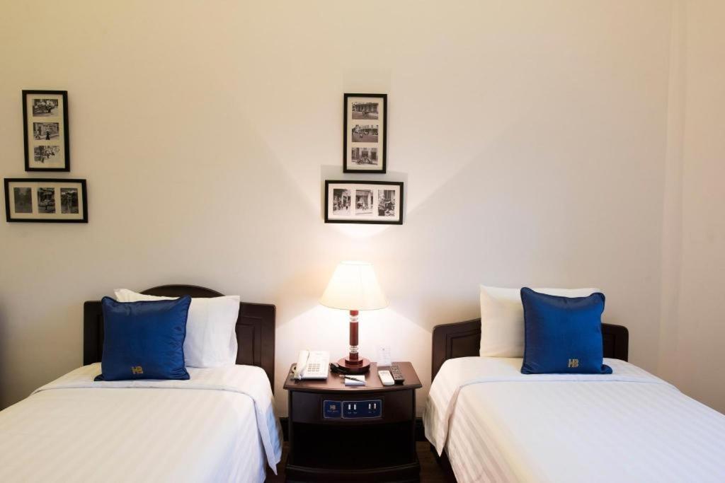 Hoa Binh Hotel Hanoi Buitenkant foto