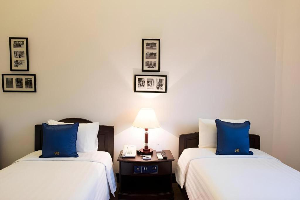 Hoa Binh Hotel Hanoi Buitenkant foto