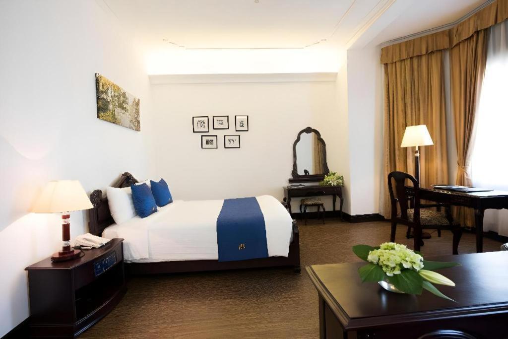 Hoa Binh Hotel Hanoi Buitenkant foto