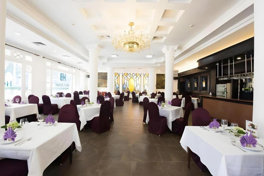Hoa Binh Hotel Hanoi Buitenkant foto