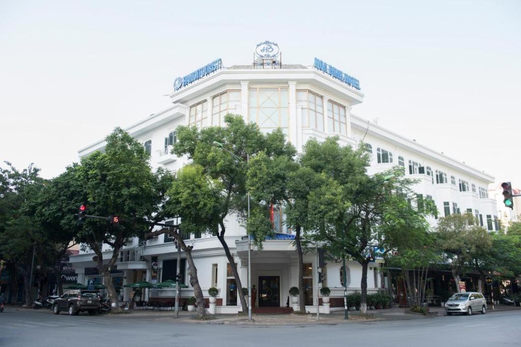 Hoa Binh Hotel Hanoi Buitenkant foto