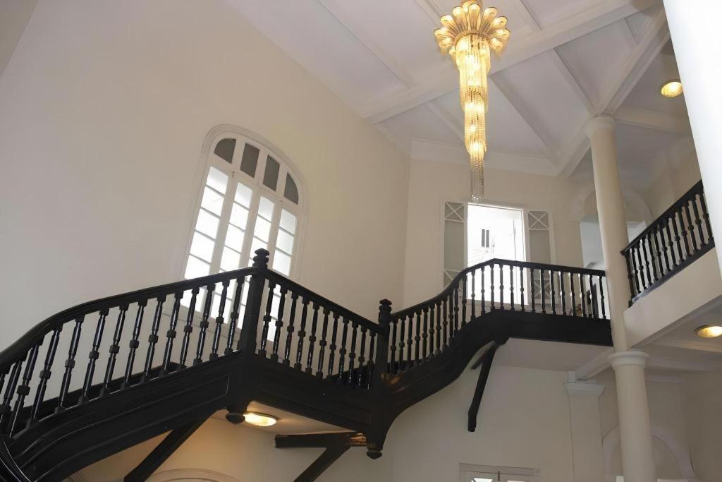 Hoa Binh Hotel Hanoi Buitenkant foto