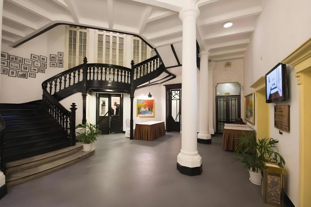 Hoa Binh Hotel Hanoi Buitenkant foto
