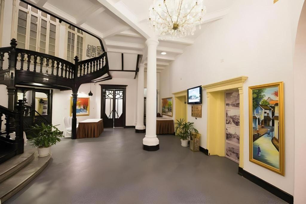 Hoa Binh Hotel Hanoi Buitenkant foto