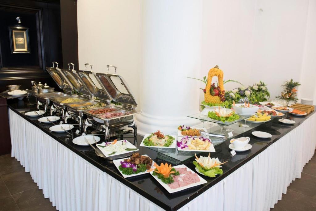 Hoa Binh Hotel Hanoi Buitenkant foto