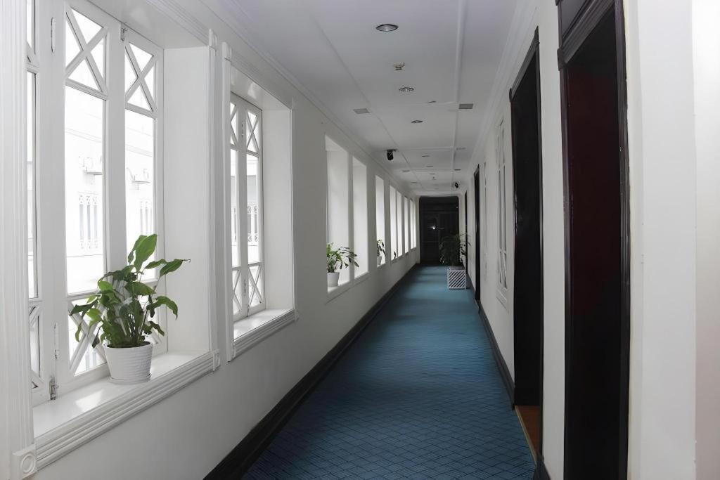 Hoa Binh Hotel Hanoi Buitenkant foto