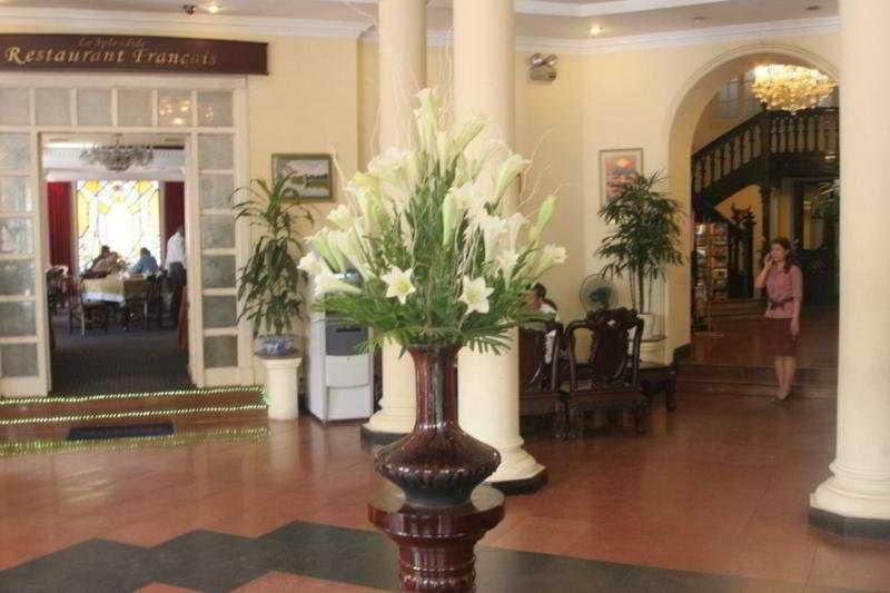 Hoa Binh Hotel Hanoi Buitenkant foto