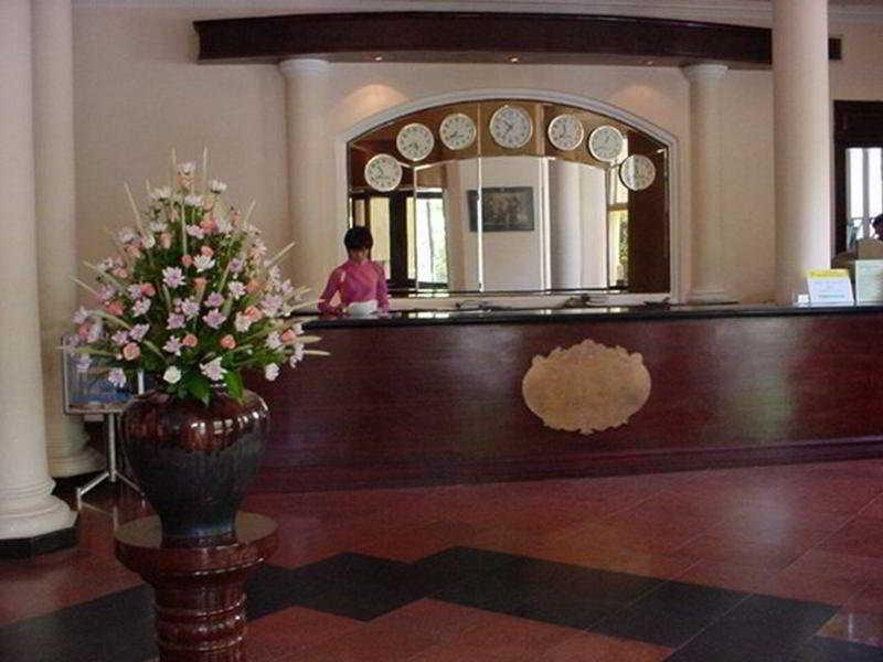 Hoa Binh Hotel Hanoi Buitenkant foto