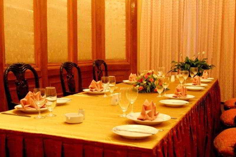 Hoa Binh Hotel Hanoi Buitenkant foto
